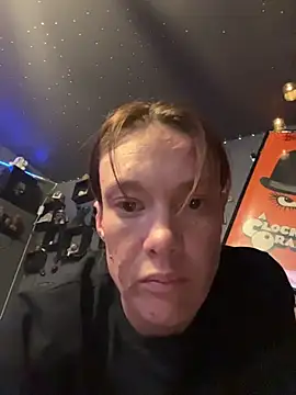 Snapshot of bratlipss chatting on 28, 3, 2026 bratlipss online show from 28, 3, 2026