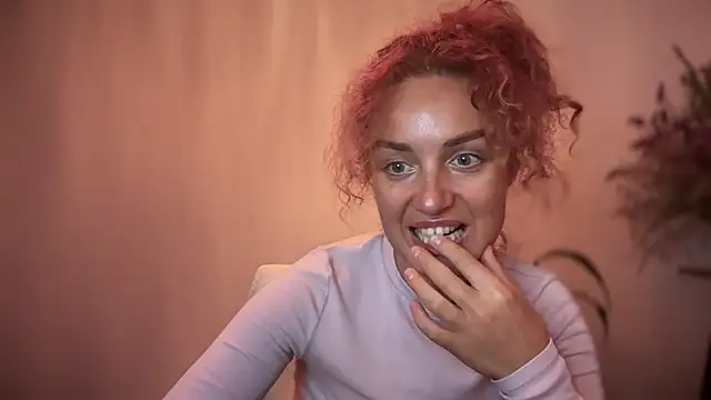 Reddgiirl online show from 28, 10, 2025