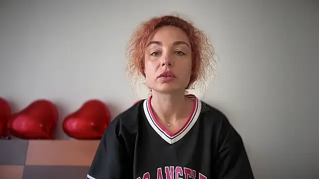 Snapshot of Reddgiirl chatting on 11, 3, 2026 Reddgiirl online show from 11, 3, 2026