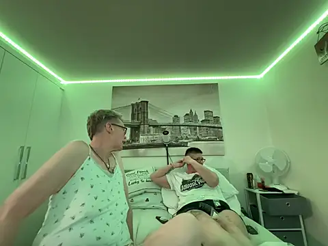 Curvy-Jinx online show from 12, 4, 2026