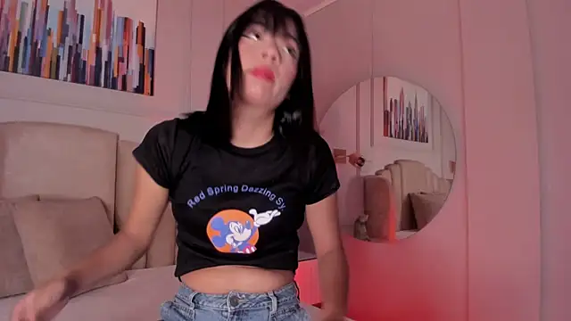 mia kisses2 online show from 11, 11, 2025