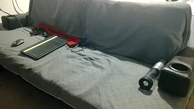 Luv2SuckBWC92 online show from 20, 11, 2025