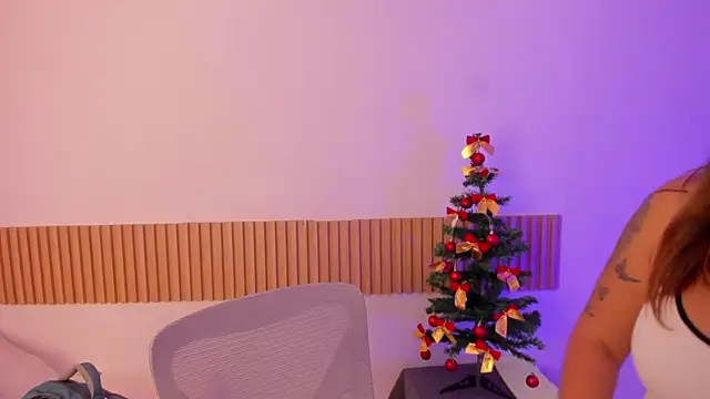 OliviaSweett online show from 14, 12, 2025