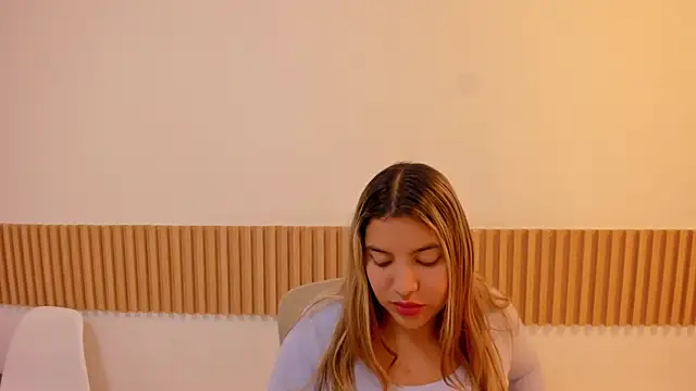 Snapshot of OliviaSweett chatting on 20, 5, 2026 OliviaSweett online show from 20, 5, 2026