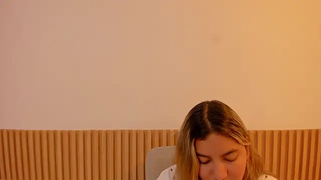 Snapshot of OliviaSweett chatting on 27, 5, 2026 OliviaSweett online show from 27, 5, 2026