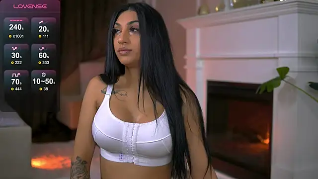 EmaHallee online show from 23, 10, 2025