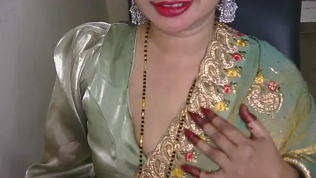 Snapshot of QUEEN_SAKHI- chatting on 10, 10, 2025 QUEEN SAKHI- online show from 10, 10, 2025