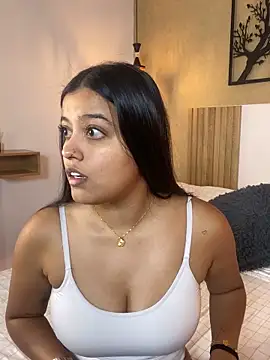 Snapshot of Camila_Bustamante chatting on 16, 9, 2025 Camila Bustamante online show from 16, 9, 2025