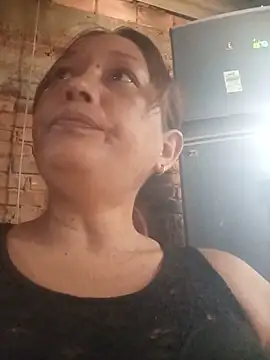 Snapshot of marinita13 chatting on 27, 5, 2026 marinita13 online show from 27, 5, 2026