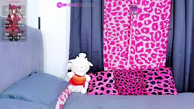 Snapshot of crisbunny_x chatting on 25, 7, 2026 crisbunny x online show from 25, 7, 2026