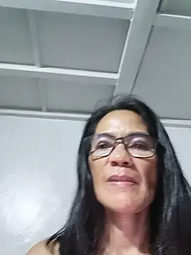 Snapshot of ImYourWoman_55 chatting on 29, 5, 2026 ImYourWoman 55 online show from 29, 5, 2026