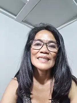 Snapshot of ImYourWoman_55 chatting on 14, 6, 2026 ImYourWoman 55 online show from 14, 6, 2026