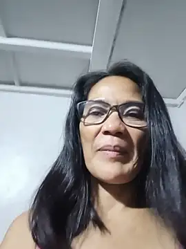 Snapshot of ImYourWoman_55 chatting on 10, 7, 2026 ImYourWoman 55 online show from 10, 7, 2026