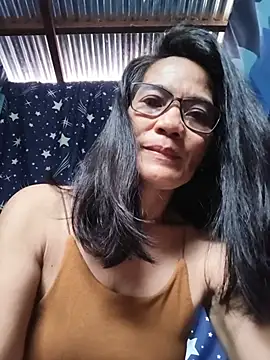 Snapshot of ImYourWoman_55 chatting on 17, 7, 2026 ImYourWoman 55 online show from 17, 7, 2026