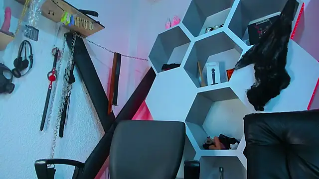 Snapshot of Madame_Deborass chatting on 14, 10, 2025 Madame Deborass online show from 14, 10, 2025