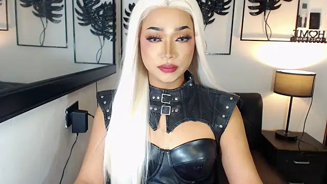 Snapshot of foxclassyramona_ts chatting on 9, 5, 2026 foxclassyramona ts online show from 9, 5, 2026