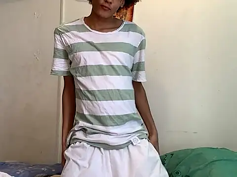 Snapshot of Max_Rain chatting on 7, 7, 2026 Max Rain online show from 7, 7, 2026