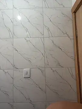 Chloe Leaozinho online show from 8, 11, 2025