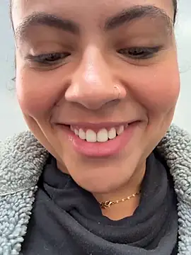 Snapshot of Chloe_Leaozinho chatting on 22, 5, 2026 Chloe Leaozinho online show from 22, 5, 2026