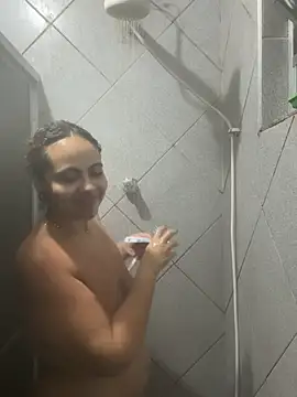 Snapshot of Chloe_Leaozinho chatting on 27, 5, 2026 Chloe Leaozinho online show from 27, 5, 2026