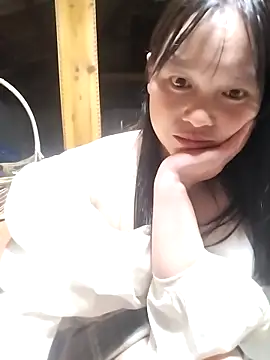 Snapshot of Tiyir597 chatting on 3, 10, 2025 Tiyir597 online show from 3, 10, 2025