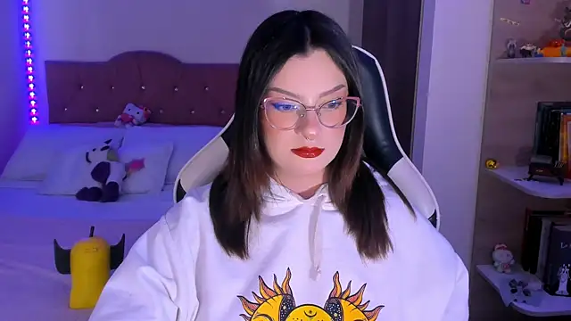 OphelianaRose33 online show from 16, 1, 2026