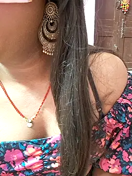Snapshot of tharki-anand chatting on 4, 6, 2026 tharki-anand online show from 4, 6, 2026