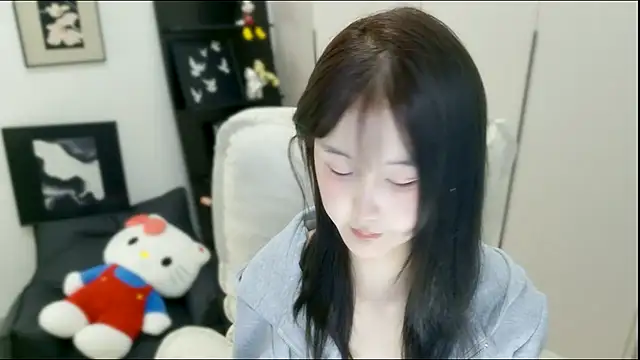 Snapshot of wanzi-1229 chatting on 26, 10, 2025 wanzi-1229 online show from 26, 10, 2025