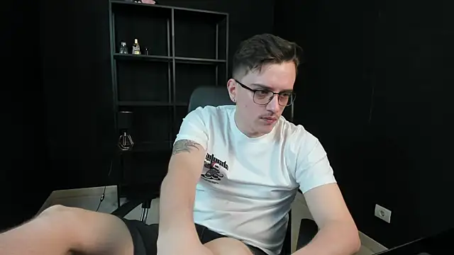Snapshot of FelixStarkk chatting on 8, 5, 2026 FelixStarkk online show from 8, 5, 2026