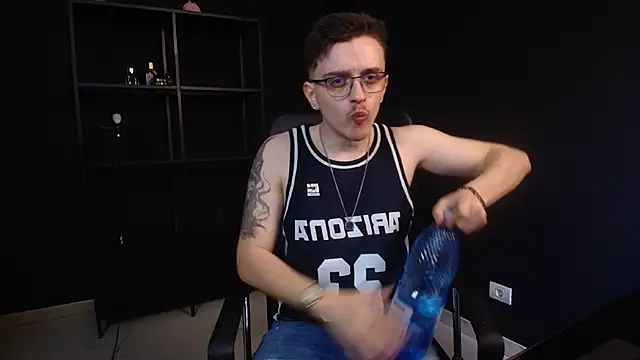 Snapshot of FelixStarkk chatting on 4, 6, 2026 FelixStarkk online show from 4, 6, 2026