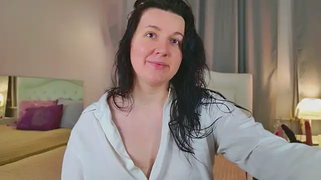 love me  tonight  online show from 25, 10, 2025