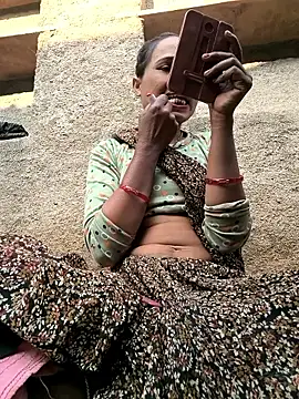 Hot raaani online show from 15, 12, 2025