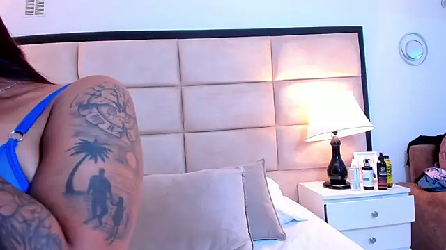 GabyMoreau online show from 4, 3, 2026