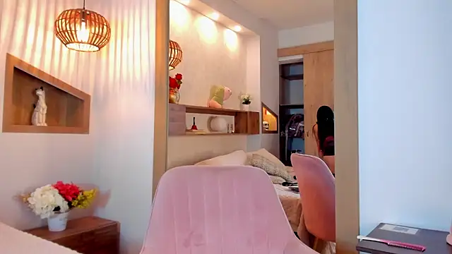 Emilly Beaumont online show from 7, 1, 2026