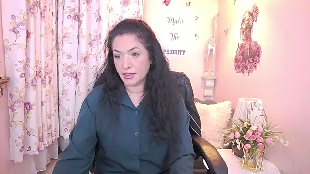 Snapshot of MyLovOne chatting on 17, 4, 2026 MyLovOne online show from 17, 4, 2026