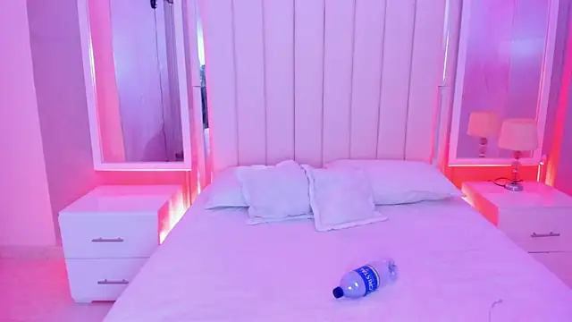 luna hot ass online show from 20, 3, 2026