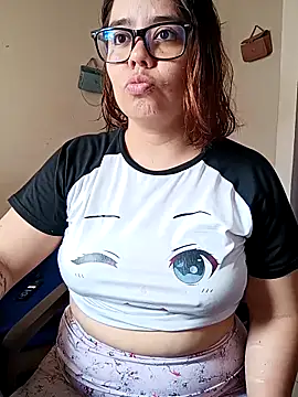 Snapshot of saenz_eymi chatting on 2, 4, 2026 saenz eymi online show from 2, 4, 2026