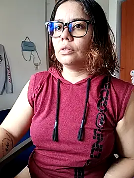 Snapshot of saenz_eymi chatting on 4, 4, 2026 saenz eymi online show from 4, 4, 2026
