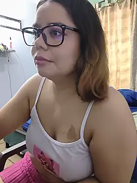 Snapshot of saenz_eymi chatting on 22, 6, 2026 saenz eymi online show from 22, 6, 2026