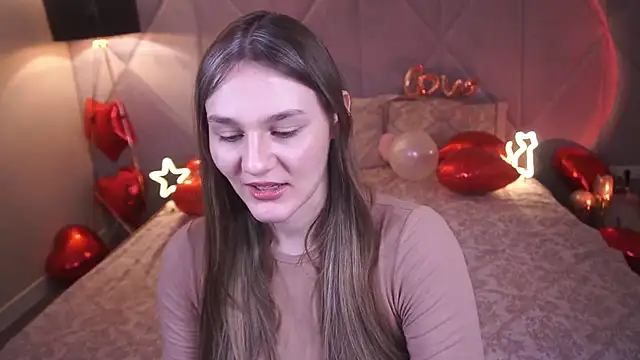 Snapshot of DiamondGoldie chatting on 8, 2, 2026 DiamondGoldie online show from 8, 2, 2026