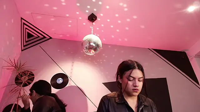 Snapshot of Lilith_and_Khloe chatting on 22, 10, 2025 Lilith and Khloe online show from 22, 10, 2025