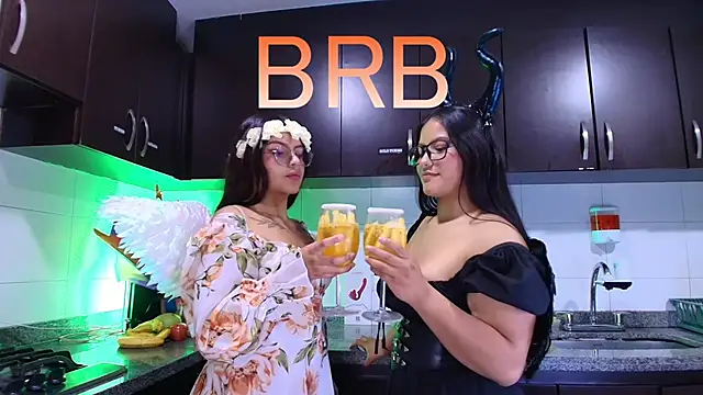 Snapshot of Lilith_and_Khloe chatting on 12, 11, 2025 Lilith and Khloe online show from 12, 11, 2025