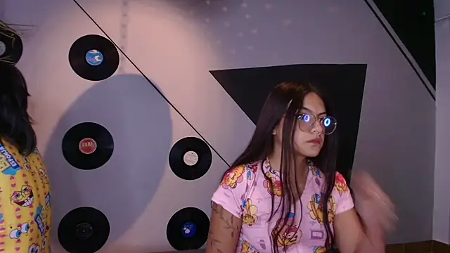 Snapshot of Lilith_and_Khloe chatting on 25, 11, 2025 Lilith and Khloe online show from 25, 11, 2025