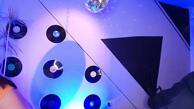 Snapshot of Lilith_and_Khloe chatting on 29, 11, 2025 Lilith and Khloe online show from 29, 11, 2025