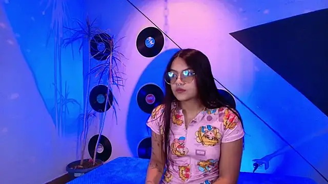 Snapshot of Lilith_and_Khloe chatting on 13, 1, 2026 Lilith and Khloe online show from 13, 1, 2026