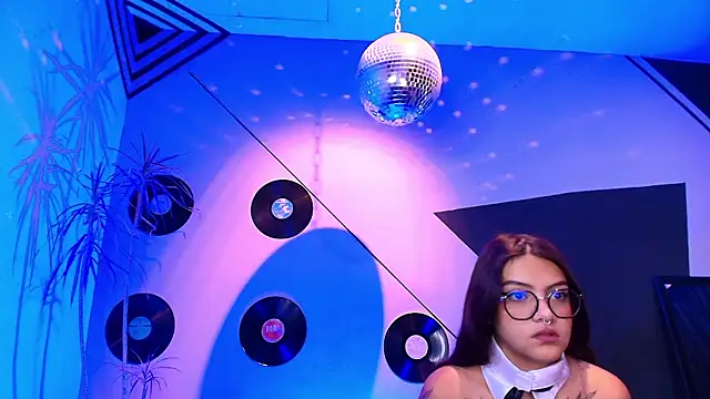 Snapshot of Lilith_and_Khloe chatting on 19, 2, 2026 Lilith and Khloe online show from 19, 2, 2026