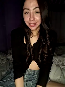 Snapshot of CieloMiel chatting on 8, 11, 2025 CieloMiel online show from 8, 11, 2025