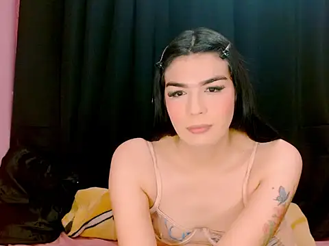 Snapshot of _crystal23_ chatting on 25, 10, 2025 crystal23 online show from 25, 10, 2025