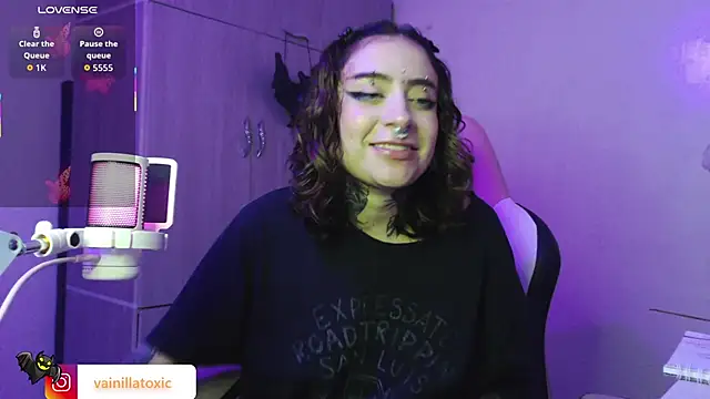 vainilla doll online show from 3, 12, 2025