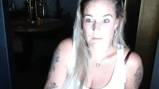 Mrs-Aurora online show from 15, 4, 2026